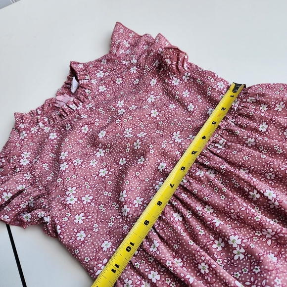 SHEIN Elegant Black Dress with Lace Detail - Picture 4 of 8